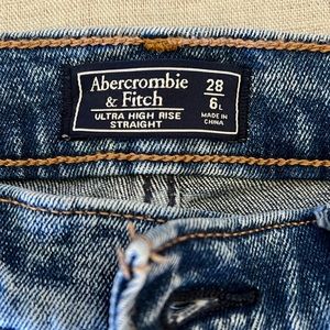 Abercrombie & Fitch women’s jeans. Never worn. Great condition.